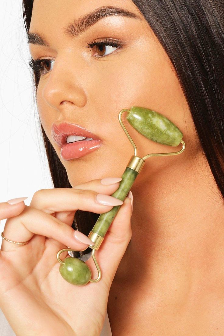 Jade roller